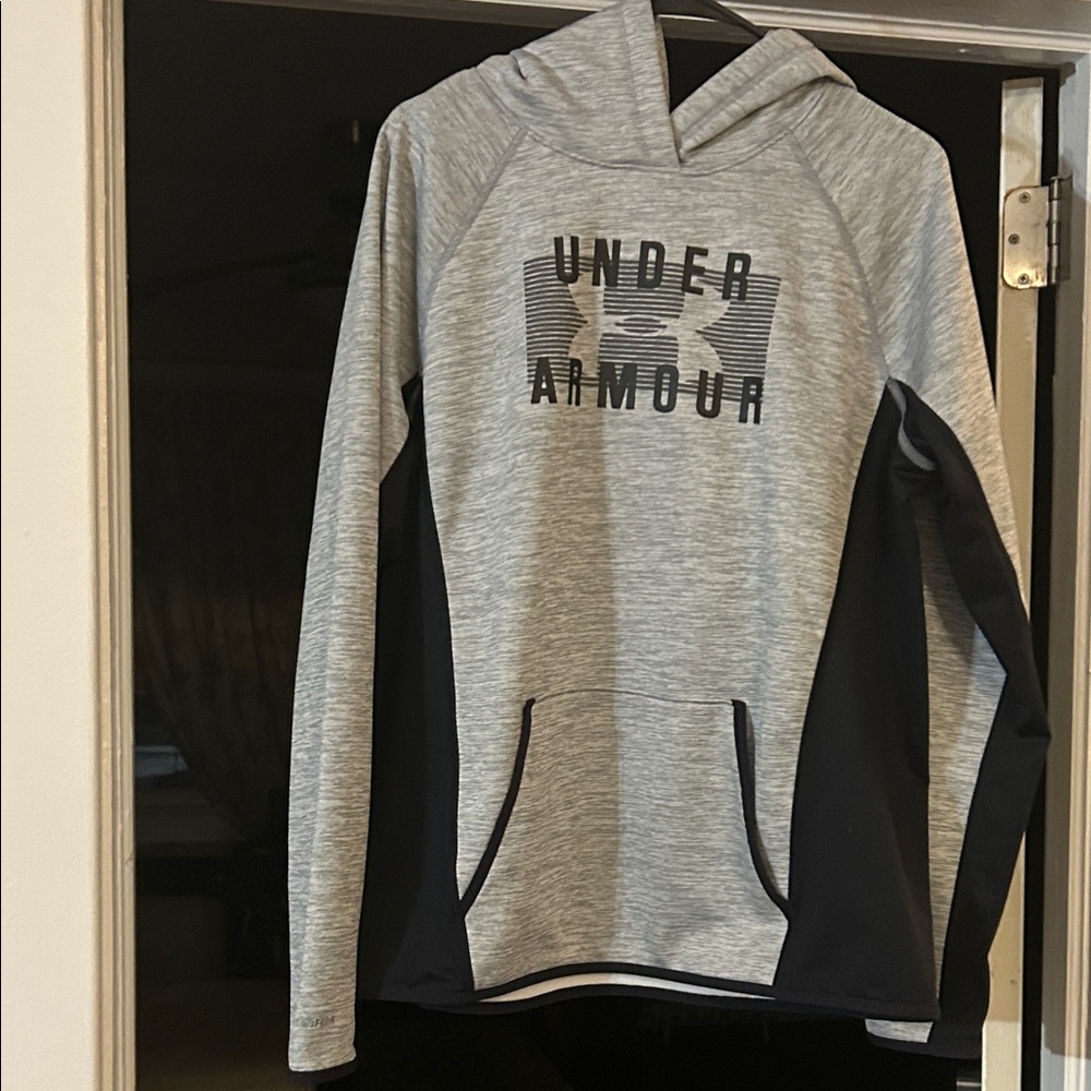 Under Armour Men's Gray and Black Pullover Sweater